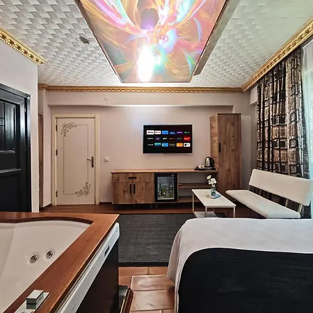 Royal Kumkapi Hotel 3*